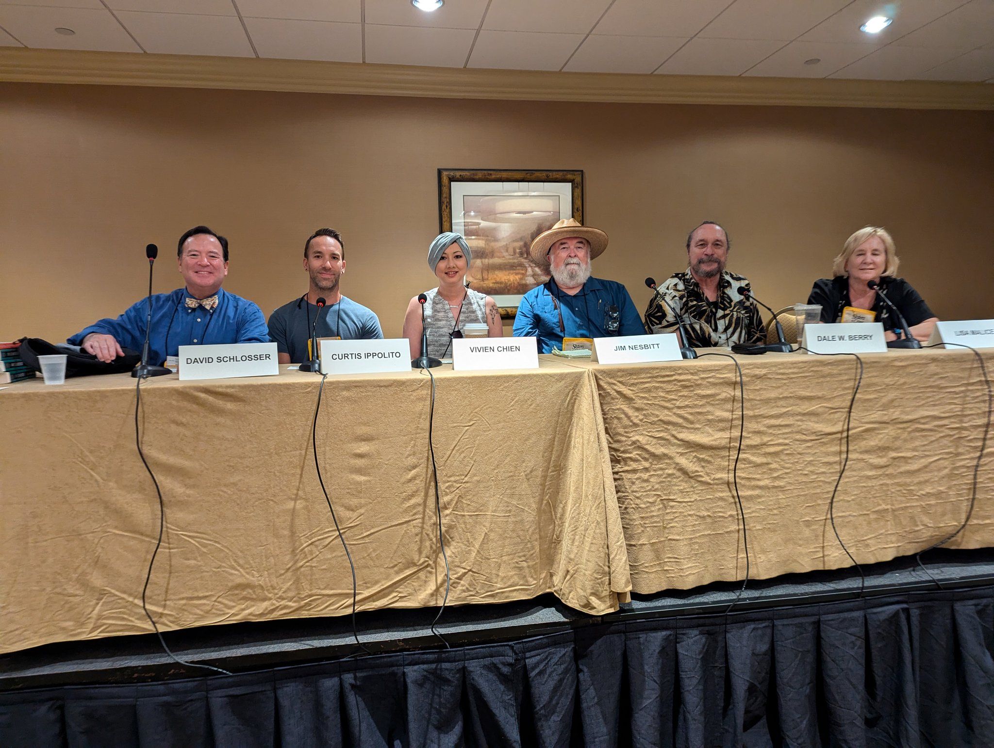 photo of Dale Berry with other panelists at Bouchercon